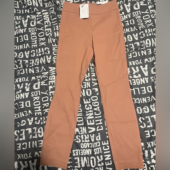 Camber & Grace Cropped Leggingg/Work Pant - Picture 2 of 4